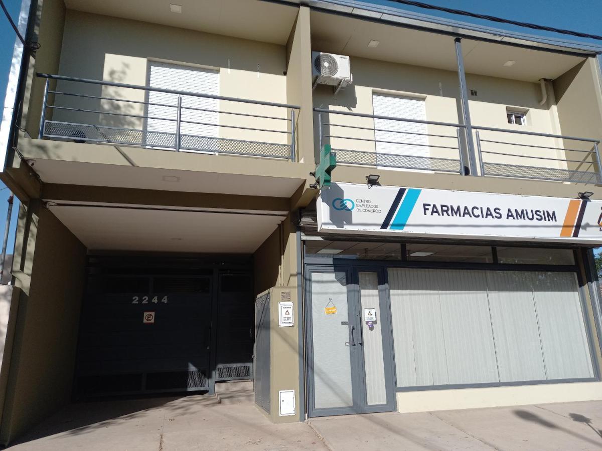 דירות סנטה רוסה Departamentos Temporarios Raul B. Diaz מראה חיצוני תמונה